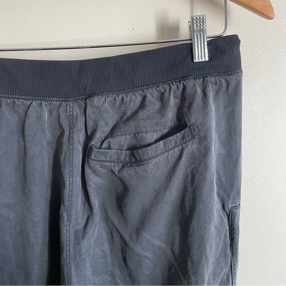 Lululemon Tencel Jogger Pant 25” Washed Black Pull On Size 8 - Picture 8 of 10